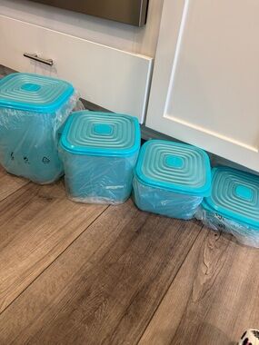 Tupperware Turquoise Square Food Storage Containers - Set of 4